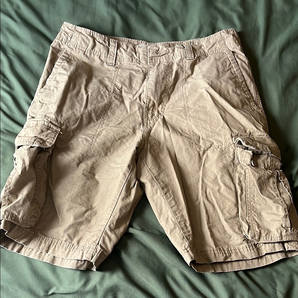 Men's Tan Cargo Shorts